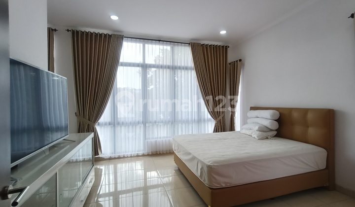 Dijual Rumah Exclusive Furnis Kolam Renang Harga Nego Sentul City 2