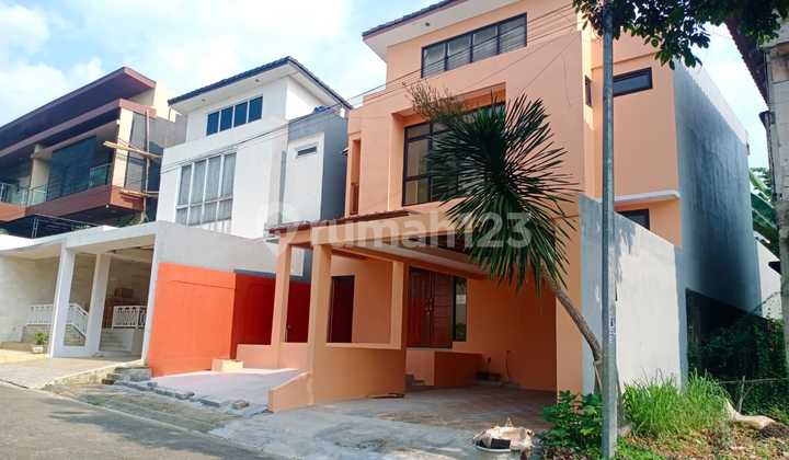 For rent Two-story house Ready to occupy good in Sentul City For rent Two-story house Ready to occupy good in Sentul City