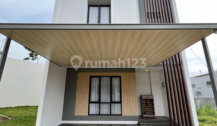 Rumah 3 Lantai Dekat Gerbang Tol Desari Depok Rumah 3 Lantai Dekat Gerbang Tol Desari Depok