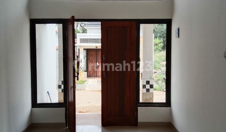 Ready-to-Occupy House by Pengasinan Main Road, Depok 2