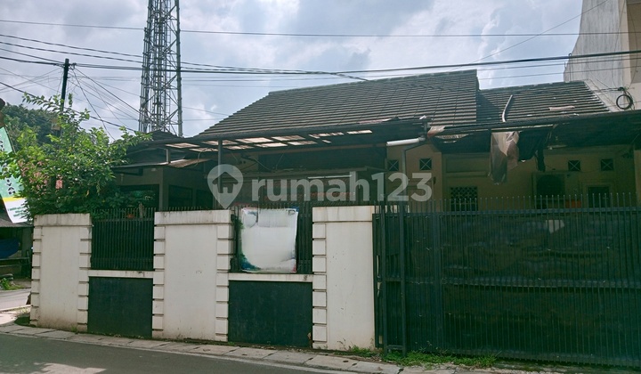 House Position Hook in Cinere Pisangan Timur Suitable for Business 2