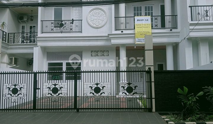 Rumah Mewah 2 Lantai dengan Kolam Renang di Cinere Rumah Mewah 2 Lantai dengan Kolam Renang di Cinere