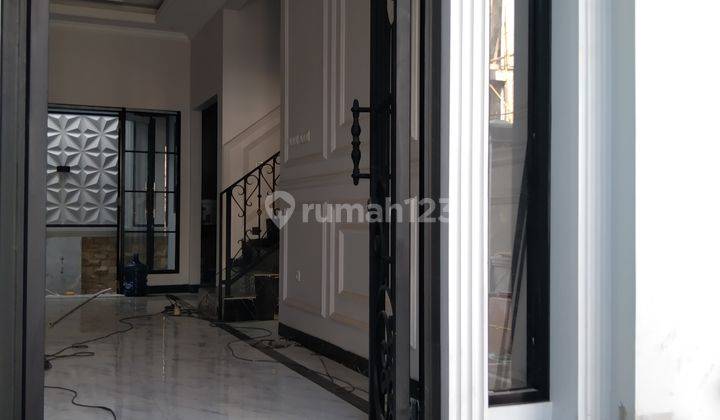 Rumah Megah Mewah Elegan 2 Lantai Siap Huni di Depok 2