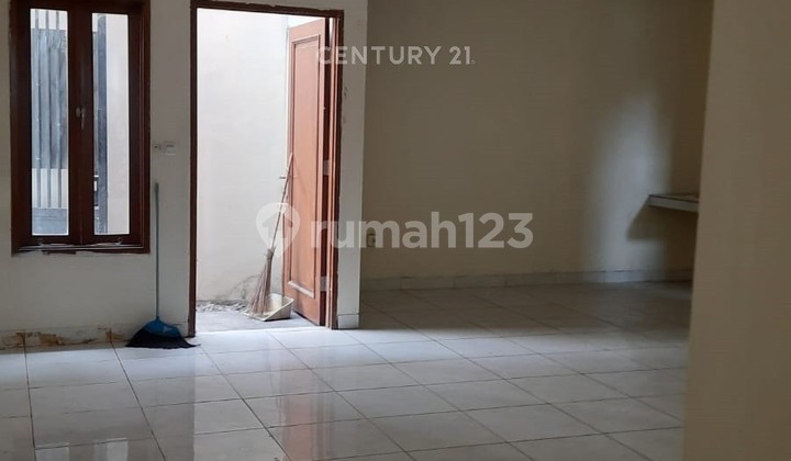 For Rent Boutique Residence House WR Supratman Ciputat For Rent Boutique Residence House WR Supratman Ciputat