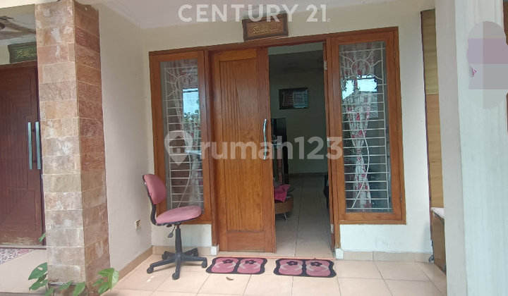 For Sale: Serene 5-Bedroom House, Strategic Location in Graha Bintaro