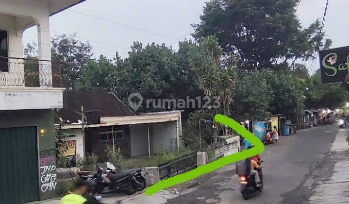 Dijual Rumah Hook  Hitung Tanah Strategis Di Tipes Surakarta 1