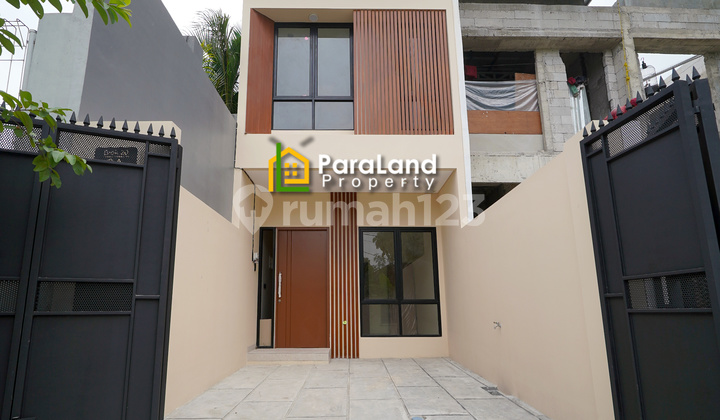 New House Wide 2 Car Street Good Location in Complex 2