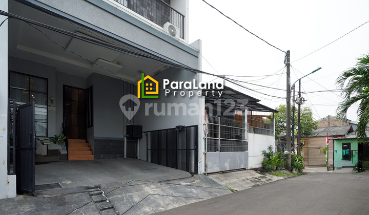 Bojong Indah 3-Story Minimalist House Furnished, Good Location with 2-Car Road Access 2