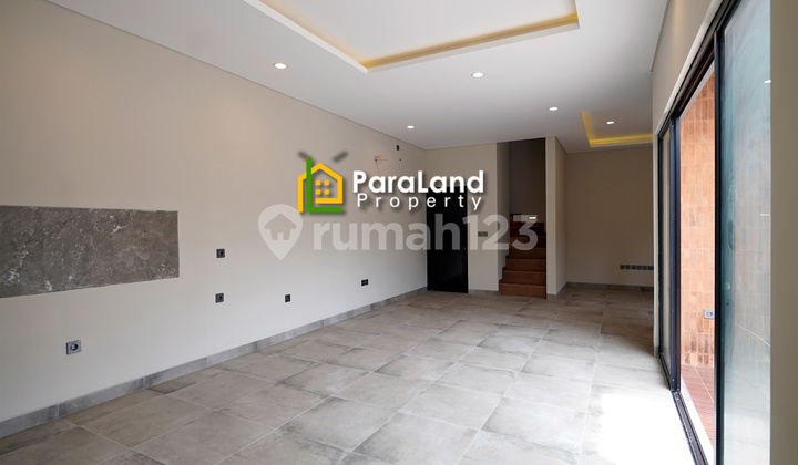 New Unit in Hook!! Design Flexibility, Special Purchase Program, Down Payment Installment Scheme During Pre-Launch Period. 2