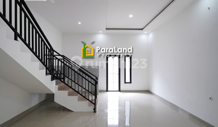 Rumah Baru Siap Huni, Bangunan 3 Lantai Akses Jalan 2 Mobil 2