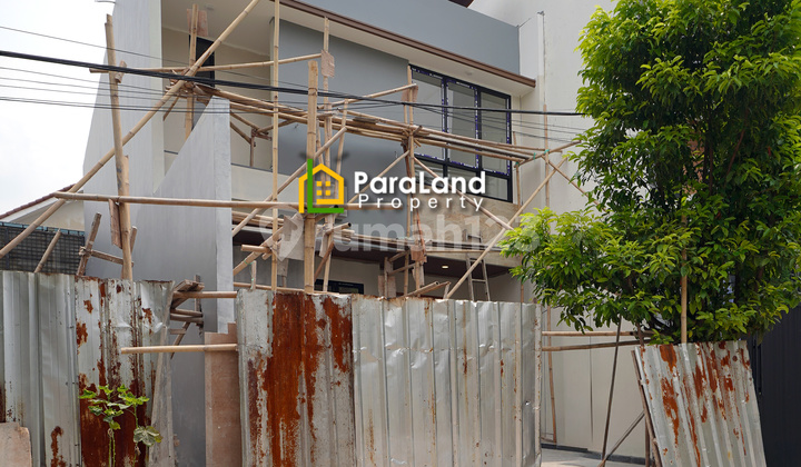 Rumah Baru Vila Meruya di dalam Komplek Bagus dan Jalan Lebar Rumah Baru Vila Meruya di dalam Komplek Bagus dan Jalan Lebar