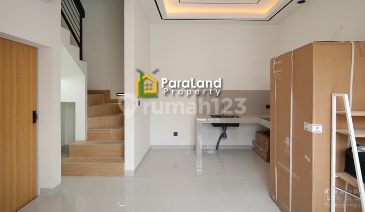 Rumah Baru 3 Lantai Akses Jalan Lebar 3 Mobil, Lokasi Bagus dan Mudah di Jangkau 2