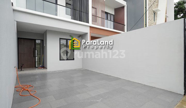 Meruya Rumah Baru, Buruan Tinggal 1 Unit Akses Jalan Lewat 2 Mobil Lokasi Bagus