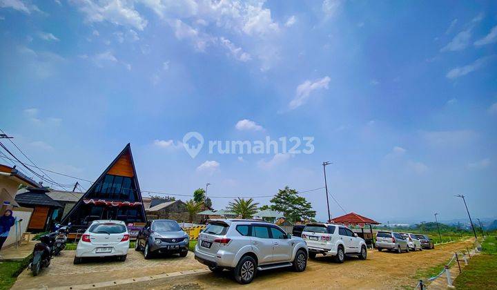 Pemandangan Pegunungan Yang Indah di Kavling Dengan Suasana Alami

 2