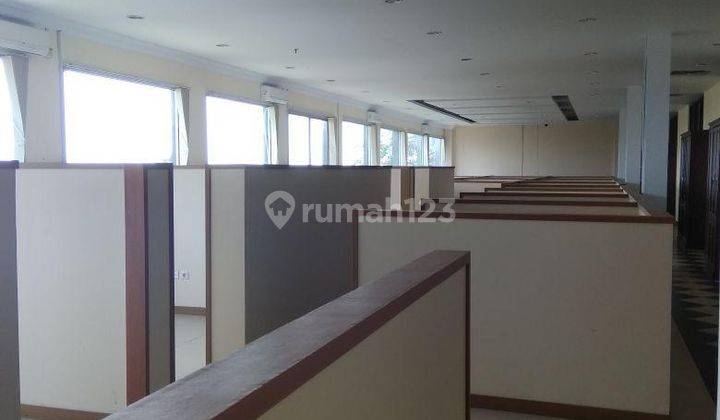 Dijual Gedung siap huni, terawat di lokasi strategis kota Bogor. 1