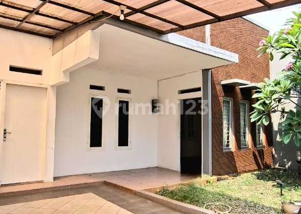 Single Story House Near Commuter Line and Ready to Occupy in Bintaro Sector 2
