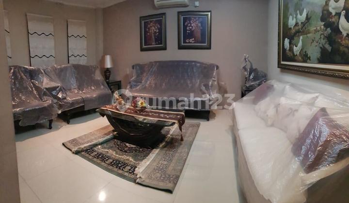 Affordable House in Good Condition in the Cirendeu Area, Tangsel 2