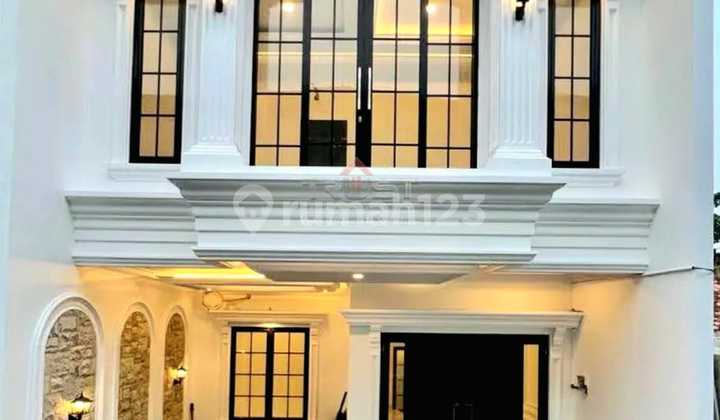 Rumah Modern American Classic Dalam Cluster Kawasan Jagakarsa, Jakarta Selatan Rumah Modern American Classic Dalam Cluster Kawasan Jagakarsa, Jakarta Selatan