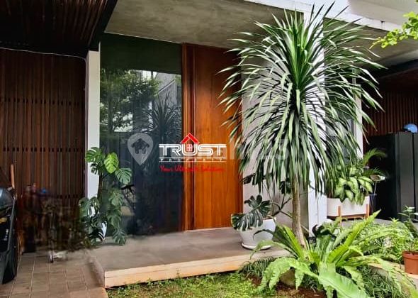 House with Swimming Pool in South Jakarta Cluster 2