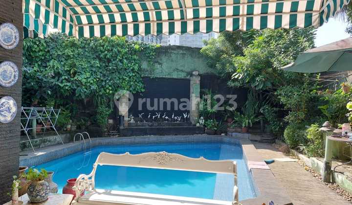 Rumah Minimalist dengan Kolam Renang di Perumahan Bintaro Sektor 3A 2