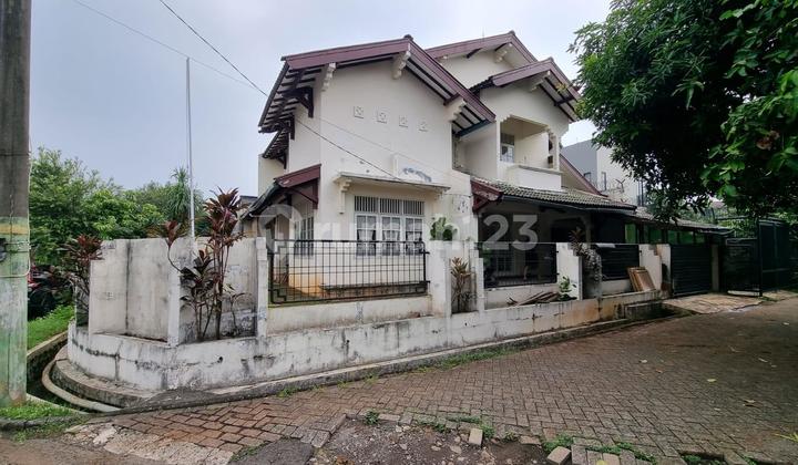 Dijual Rumah di Hook  Bintaro Sektor 2 rapih dan sdh renovasi dekat Ke Stasiun Pondok Ranji