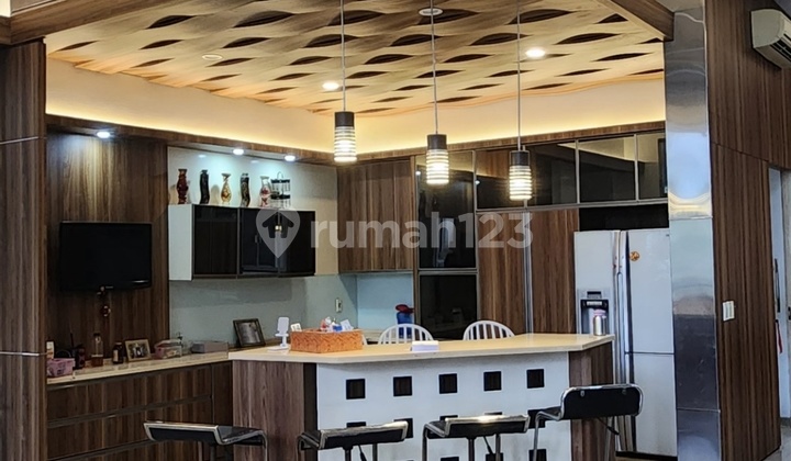 Rumah Mewah Siap Huni Private Pool Hadap Selatan Timur