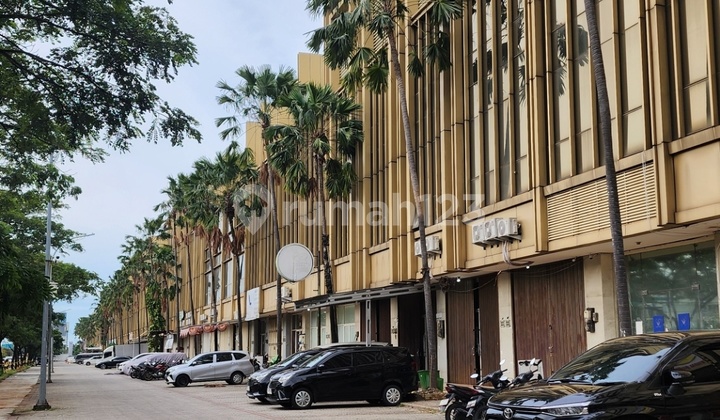 Ruko Golflake Residence Gandeng 2 Unit Sudah Plong