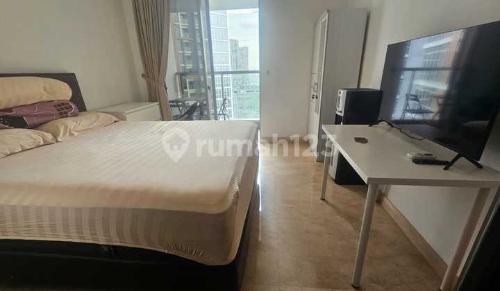 Apartemen Gold Coast Type Studio Furnished