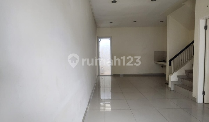 Golflake Residence House 6x15 North Facing Golflake Residence House 6x15 North Facing