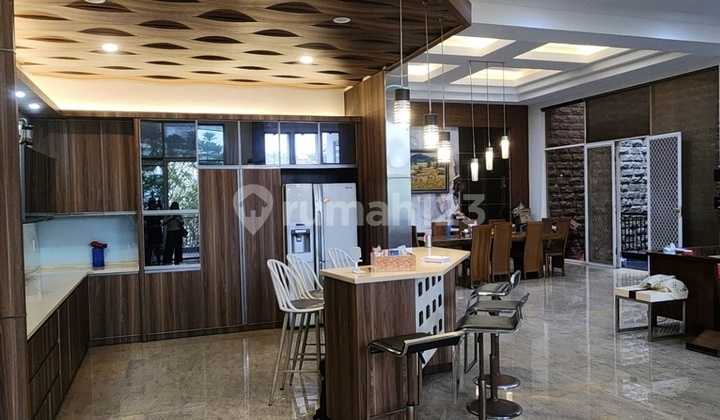 Rumah Mewah Siap Huni Private Pool Hadap Selatan Timur