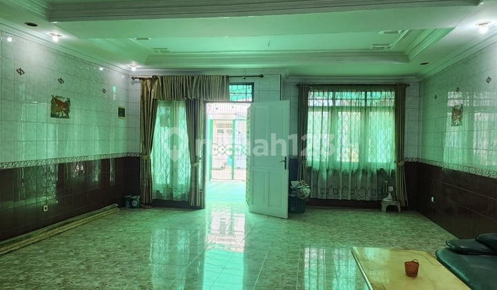 Rumah Taman Palem Lestari Hadap Barat Daya