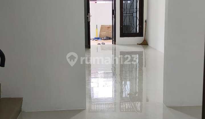 Rumah Jelambar Full Bangunan Renove Jalan bisa 2 Mobil 2