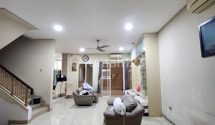 Golflake Residence House 8x20 Semi Furnished