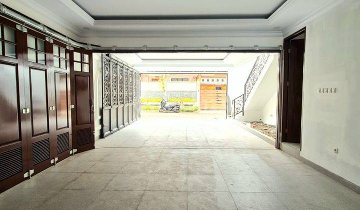 Rumah 3 floor private swimming pool  Carport  4 mobil di komplek Besar  10 menit ke jalan Tol  Andara. Dekat ke Cilandak 16