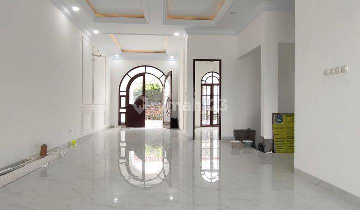 Rumah 3 floor private swimming pool  Carport  4 mobil di komplek Besar  10 menit ke jalan Tol  Andara. Dekat ke Cilandak 18