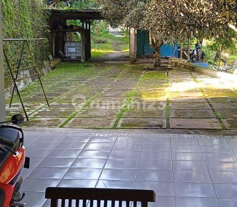 Di Jual Rumah Villa plus ada kolam Ikan /Tempat usaha Taman luas di lokasi strategis jalan Luas bebas Banjir  Luas tanah 1 Hektar  lokasi Manon jaya Tasik Malaya 1