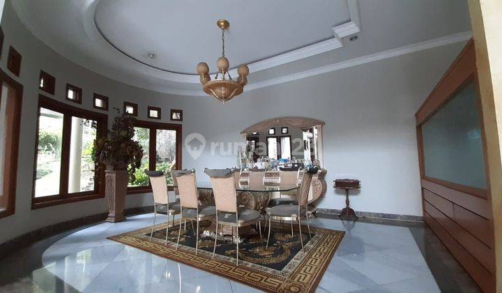 Rumah sultan full furnished di Setraduta 2