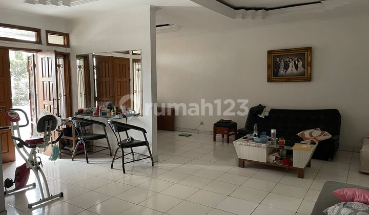 Dijual rumah 3 lantai siap huni di kopo permai