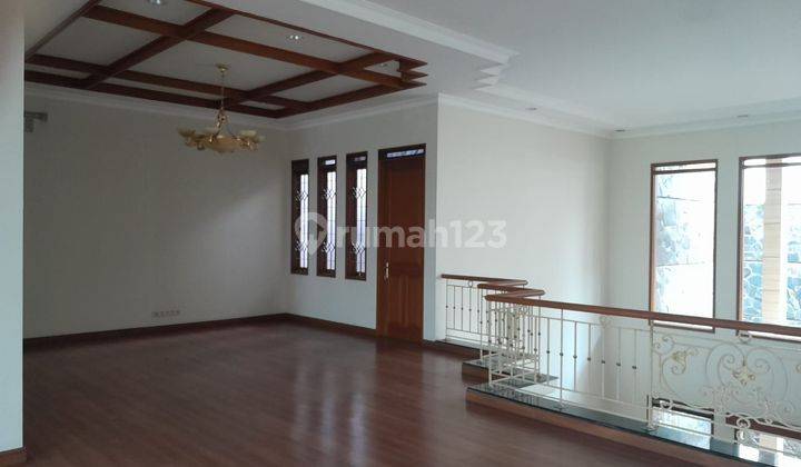 Dijual rumah lux di setraduta 2