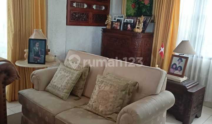 Dijual Villa Istana Bunga Bandung Dijual Villa Istana Bunga Bandung