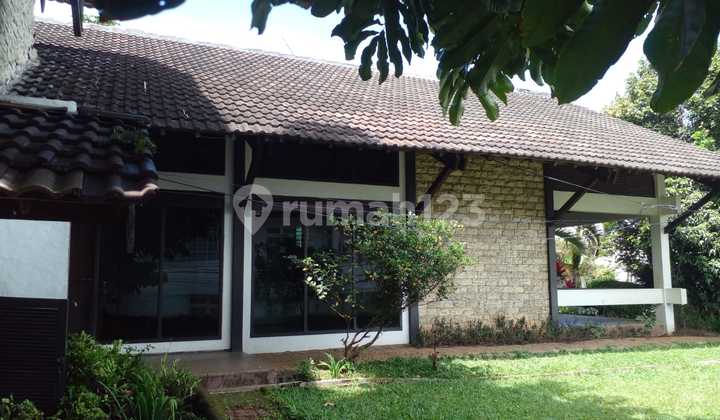 Disewakan Rumah Rasa Villa Di Setra Indah Bandung