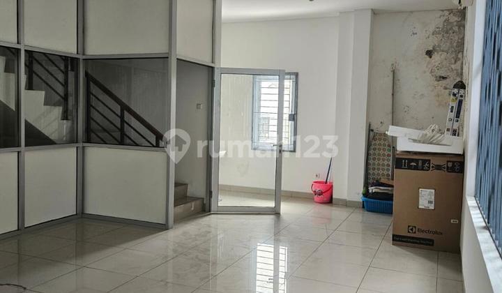 Ruko Icon BSD City Hoek