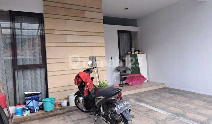Ready-to-Occupy 6-Meter Wide House in Tomang