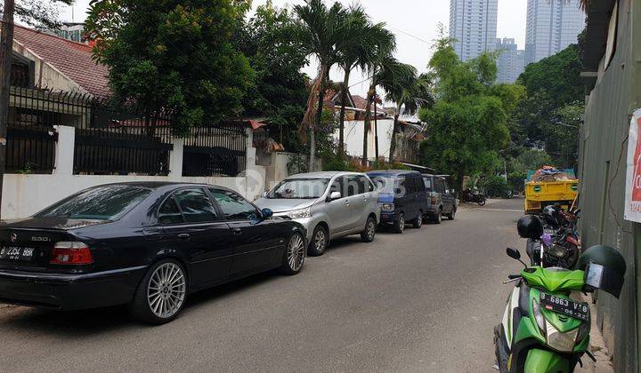 Rumah luas lokasi komersil di kebayoran baru 2