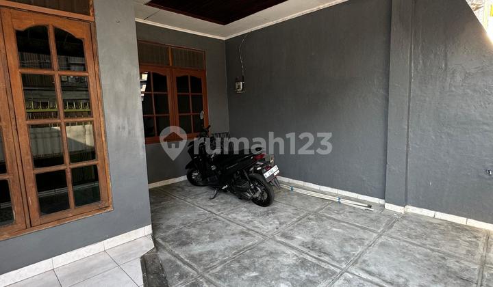 Rumah Luas di Tomang 2