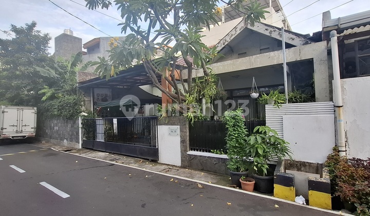 Old House Count Land