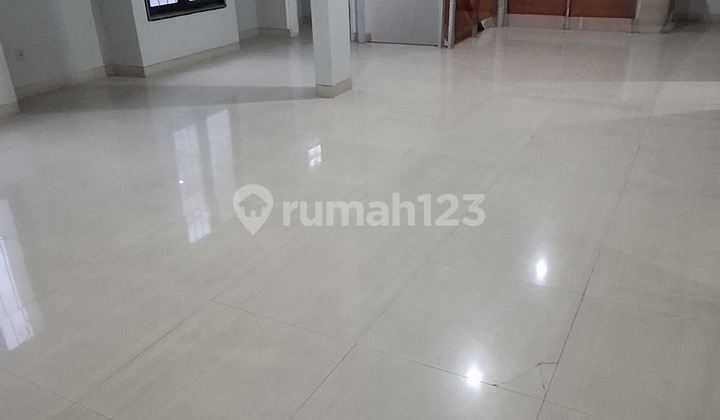 Rumah Siap Huni di Tomang 2