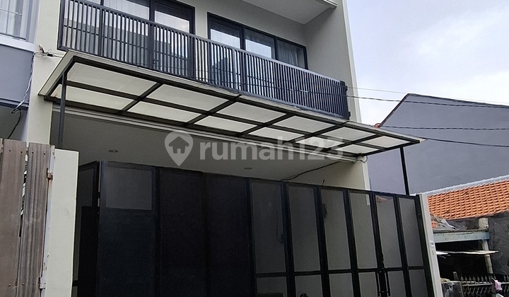Rumah Bagus Terawat Di Tomang Rumah Bagus Terawat Di Tomang