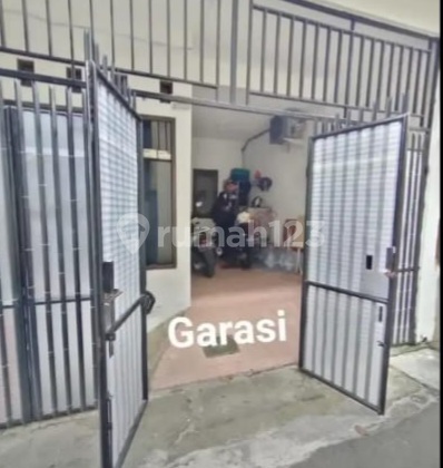 Ready-to-Occupy Second-Hand House in Tanjung Duren Ready-to-Occupy Second-Hand House in Tanjung Duren