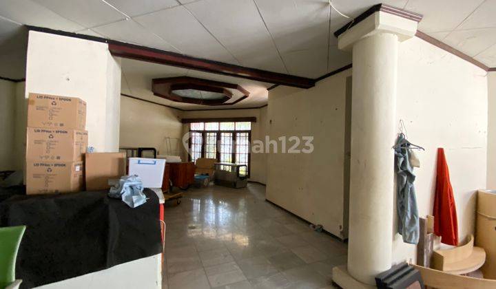 RUMAH LOKASI STRATEGIS COCOK UNTUK KLINIK, SALON ATAU KANTOR DI SENOPATI 2